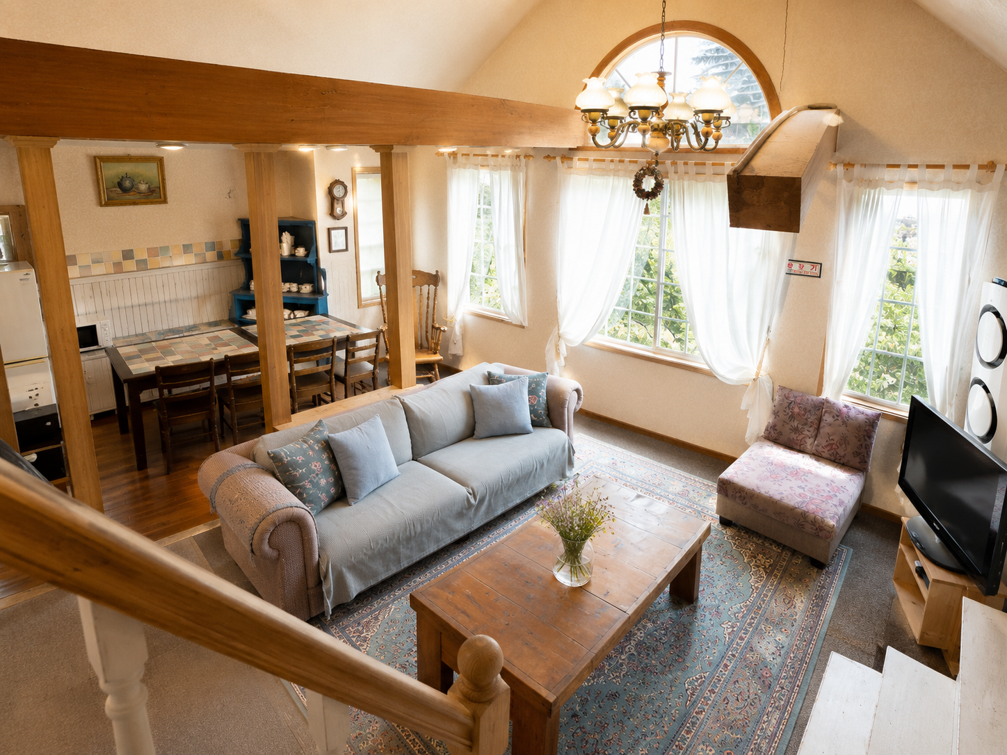 양양 다로산펜션 다빈치 복층 객실